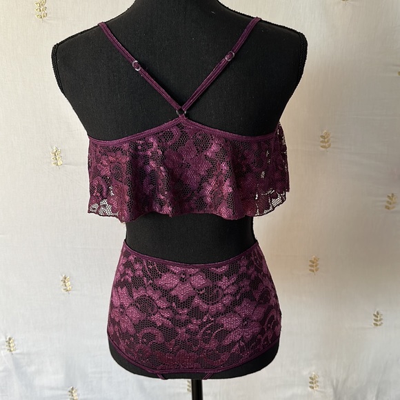 High Waisted Two Piece Lace Lingerie Set - Picture 3 of 12